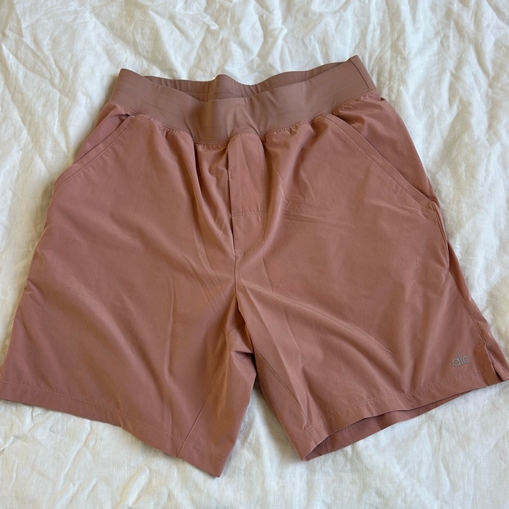 Men’s Alo workout shorts, clay color, size medium.